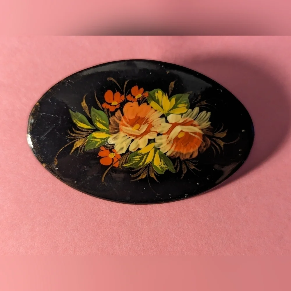 Russian Handpainted Lacquer oval 2.5